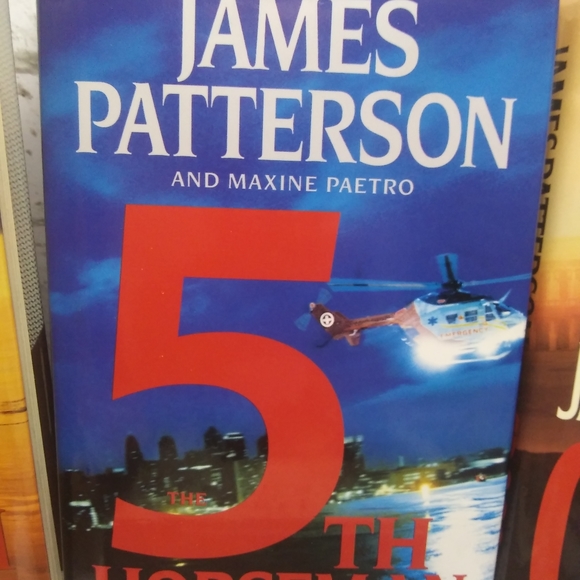 James Patterson 6 series of different books - Picture 3 of 11